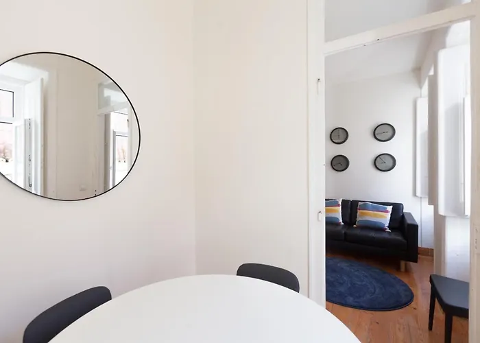 Flh Bairro Alto Nest * ליסבון